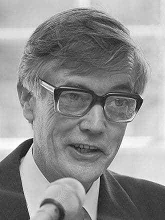 1930年12月30日 英國分子生物學家 Kenneth Murray 誕生