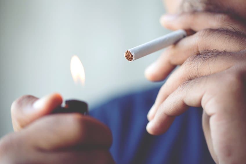 美研究揭抽菸又一壞處：三手菸恐致皮膚炎、乾癬等皮膚病！