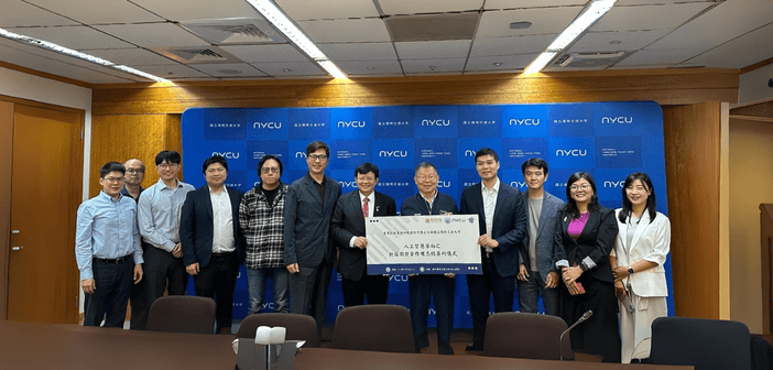左起群聯資深經理蔡宗勳、陽明交大光電所王義閔博士、陽明交大生醫所助理教授江柏翰、樂達執行長黃哲瑄、元盛執行長陳威宇、陽明交大生醫所所長孫家偉、陽明交大電機學院院長王蒞君、陽明交大校長林奇宏、麗寶新藥總經理劉朝瀚、麗寶新藥技術長蔡欣航、麗寶新藥副總經理林冠吟與麗寶新藥財務長林佳慧。（來源：麗寶新藥）