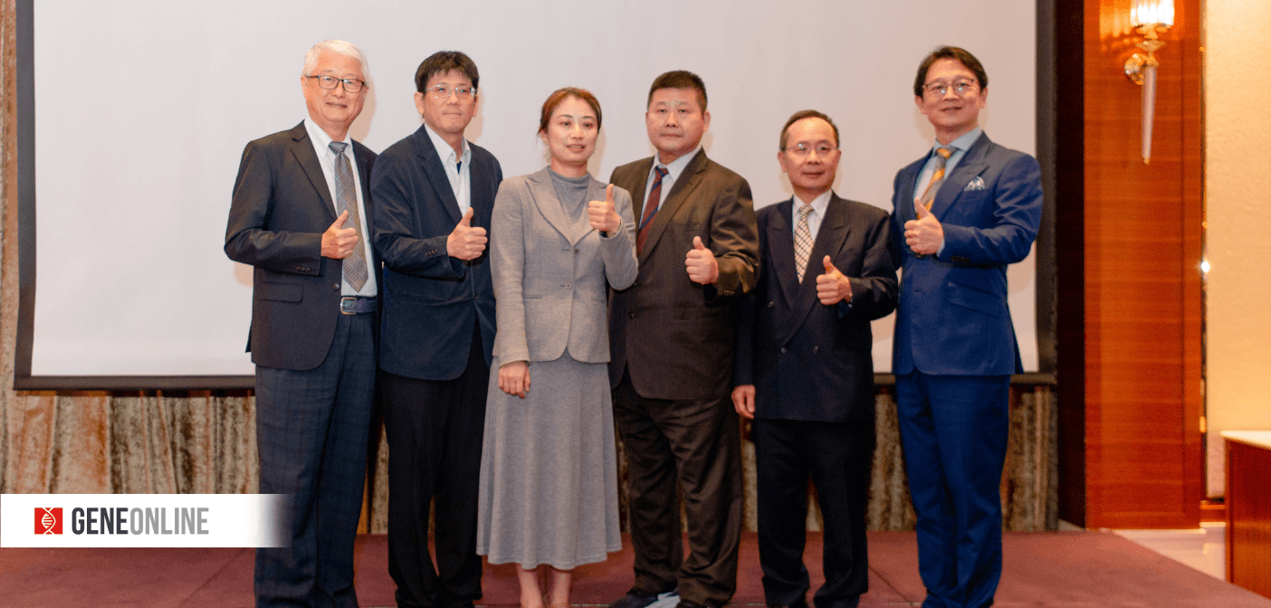 「臺灣精準醫療臨床合作與應用分享會」與會講者合影，左起富禾生醫董事長暨國立陽明交通大學醫學院教授趙毅、國立陽明交通大學醫學系內科學科教授暨臺北榮民總醫院腫瘤醫學部腫瘤內科主任陳明晃、國立陽明交通大學臨床醫學研究所副教授暨臺北榮民總醫院腫瘤醫學部腫瘤內科主治醫師姜乃榕、原邑診所院長黃仁炤、欣垣診所院長余國煥與富禾生醫創辦人暨總經理李建謀。（攝影：基因線上）
