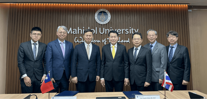 衛福部與泰國瑪希敦大學簽署合作備忘錄,與 4 家醫院代表合照(來源:衛福部)